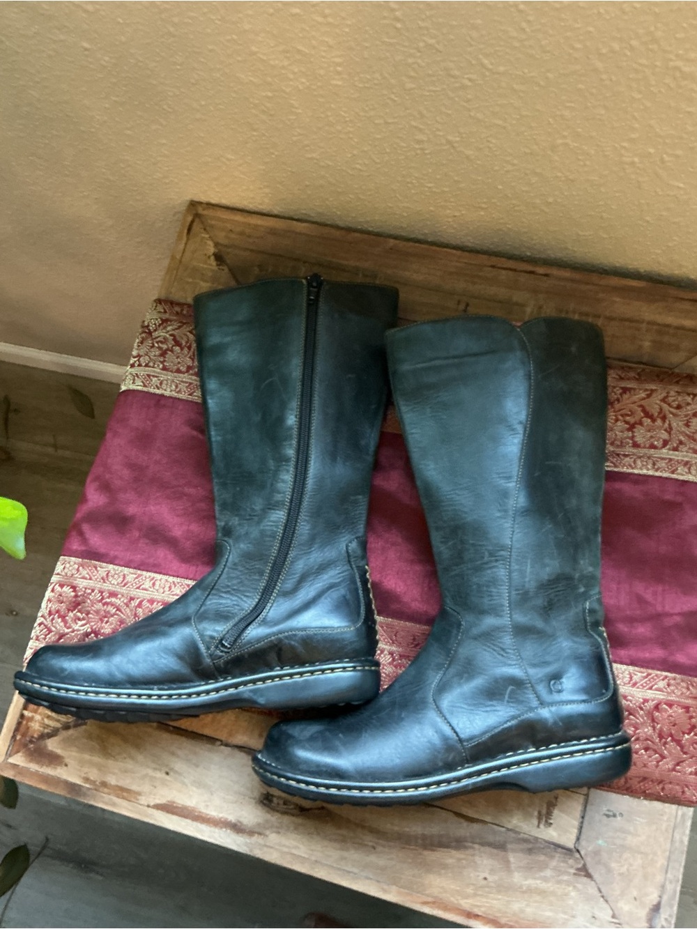 Born Leather Tall Boots
Size: 8 / EU 39 Black - Picture 7 of 16